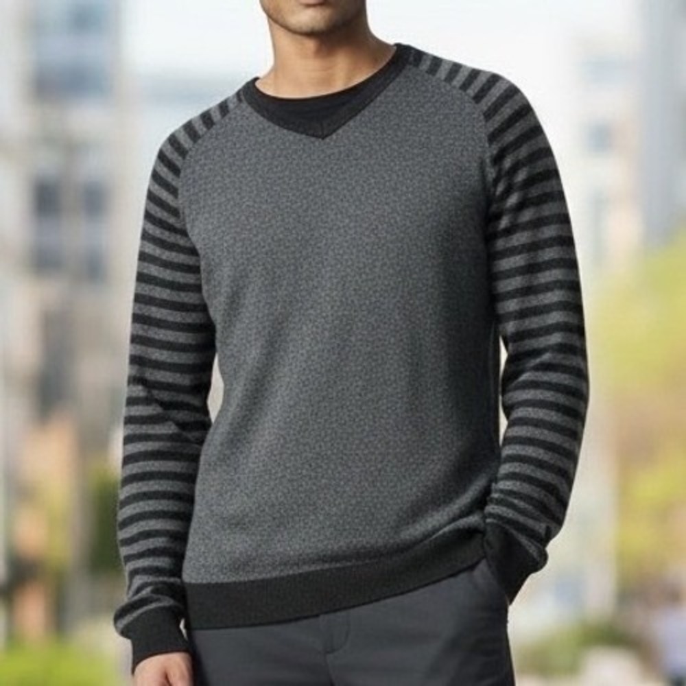 BANANA REPUBLIC Men's Large Merino Wool Sweater GRAY V Neck Pullover Casual